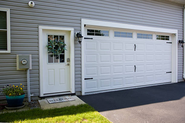 24/7 Emergency Garage Door Panel Replacement experts in Gambrills, MD